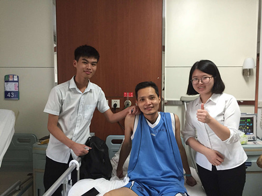APP公司酷蜂科技探訪(fǎng)生病同事小感