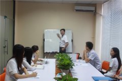 APP公司酷蜂科技開(kāi)展員工職業(yè)素質(zhì)心態(tài)培訓