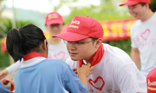 關(guān)于A(yíng)PP公司酷蜂科技的百年兄弟公益行有感