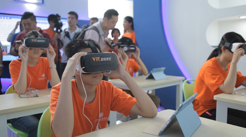 VR+教育app開(kāi)發(fā)將提升學(xué)生們的學(xué)習動(dòng)力