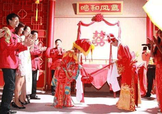 開(kāi)發(fā)婚慶策劃APP幫助新人出謀劃策--開(kāi)發(fā)制作app的公司酷蜂科技