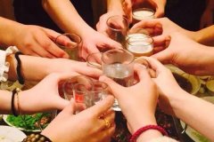 酒友APP應用開(kāi)發(fā)提供優(yōu)質(zhì)的社交體驗和酒文化服務(wù)